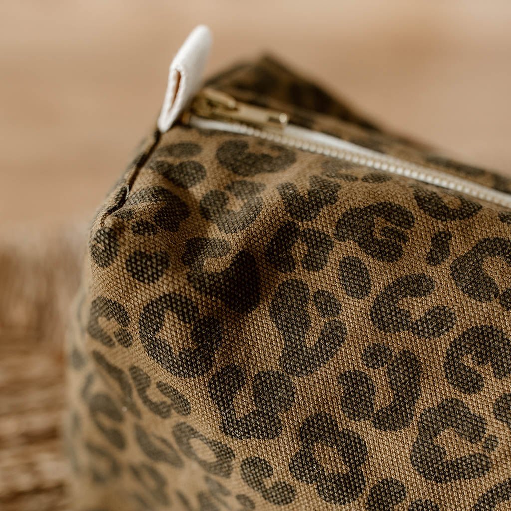 KOSMETIKTASCHE LEOPARD – OLIVE - lyllevenn